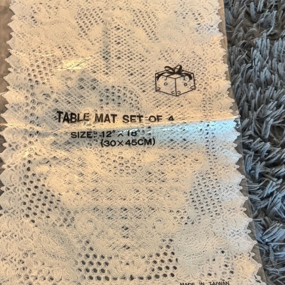 NEW REGENCY Tablecloth Lace Floral White Crochet 54 X 72 Rectangular Placemats - Picture 10 of 10